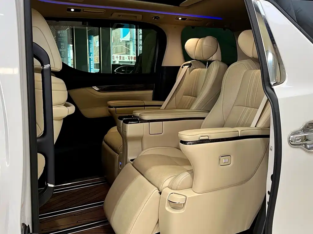 Toyota Alphard 2020 — фото 10