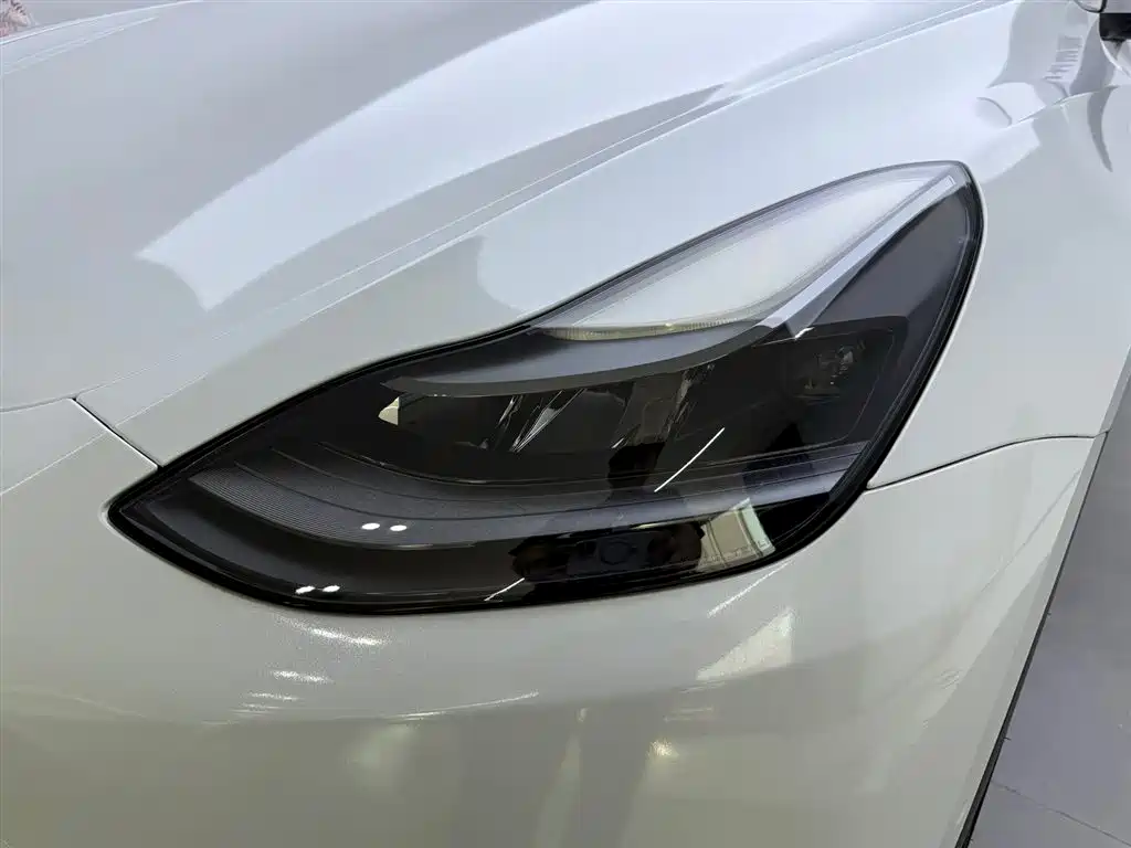 Tesla Model Y 2022 — фото 9