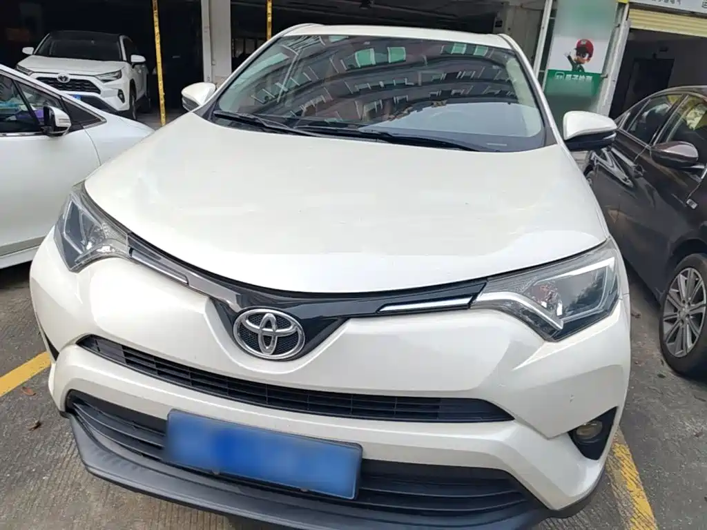 Toyota RAV4 2019 — фото 3