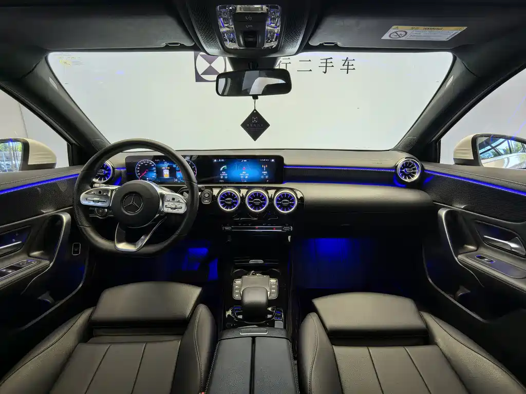 Mercedes-Benz A-Class 2022 — фото 11