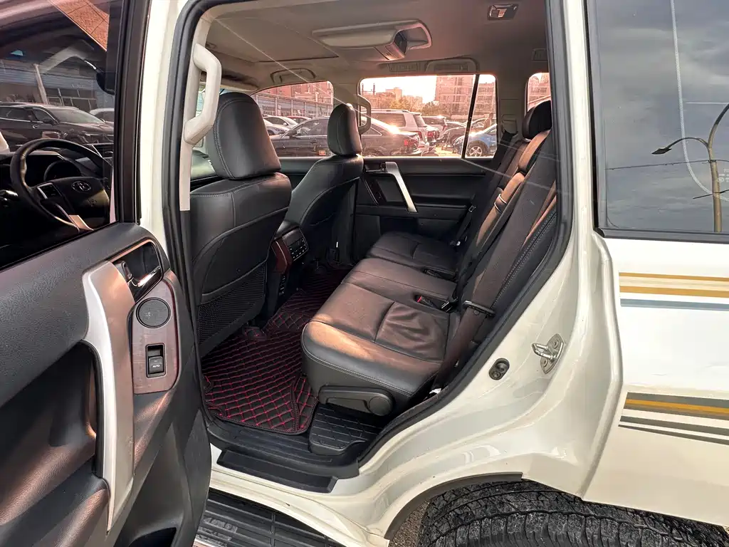 Toyota Prado 2016 — фото 9