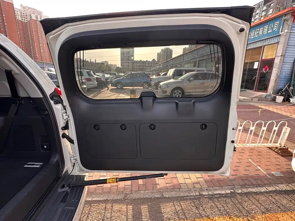 Toyota Prado 2016 — фото 17