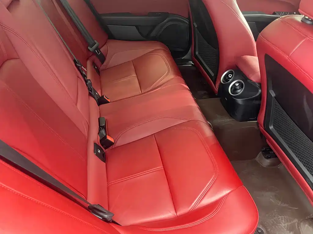 Alfa Romeo Giulia 2020 — фото 11