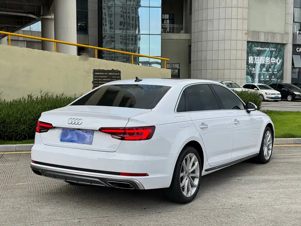 Audi A4L 2019 — фото 9