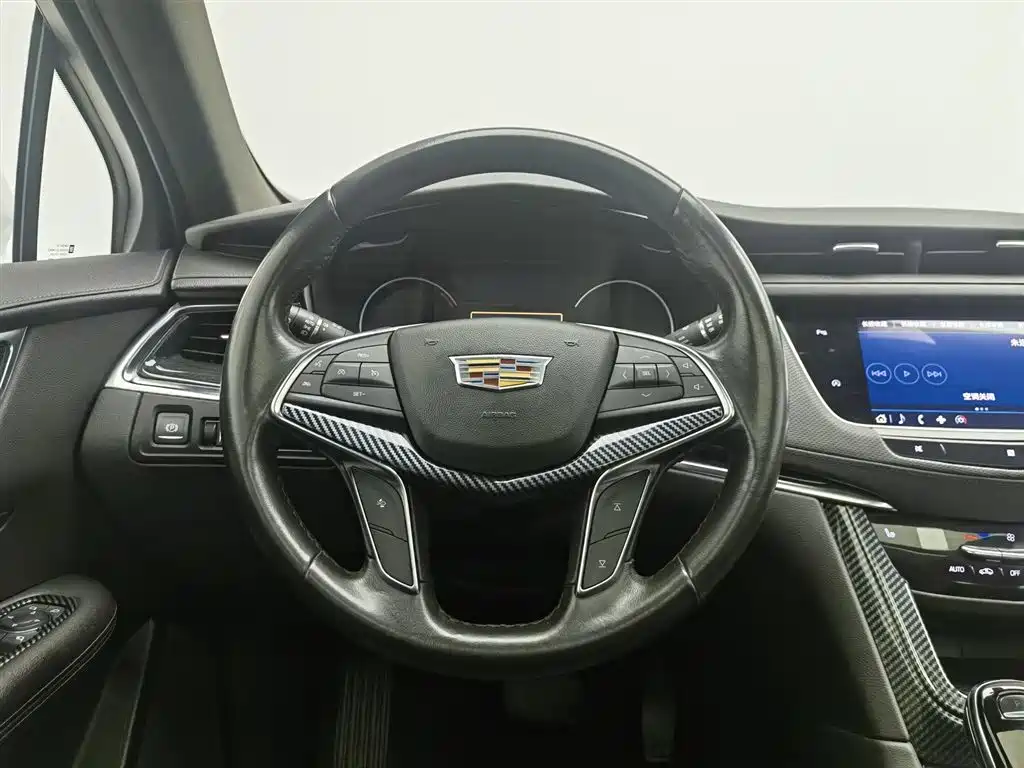 Cadillac XT5 2021 — фото 11