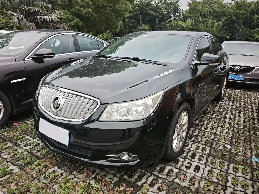 Buick LaCrosse 2012