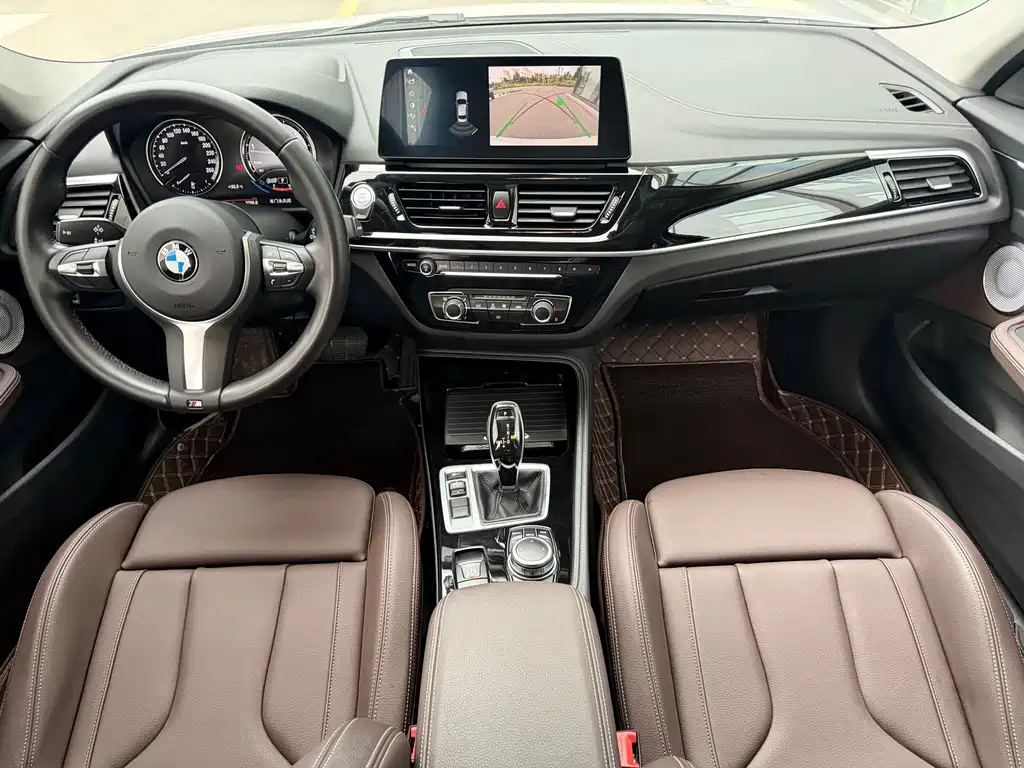 BMW 1 Series 2023 — фото 16