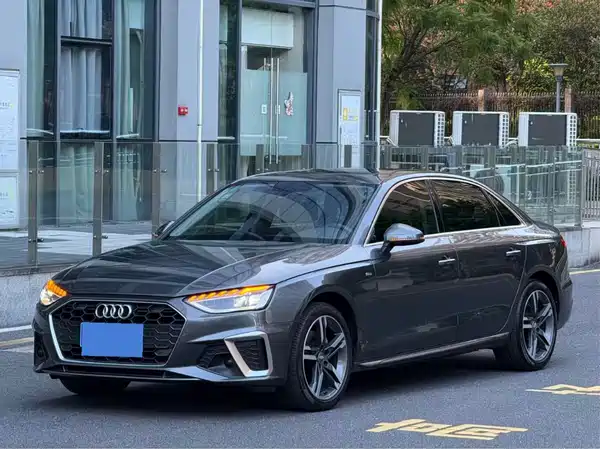 Audi A4L 2020