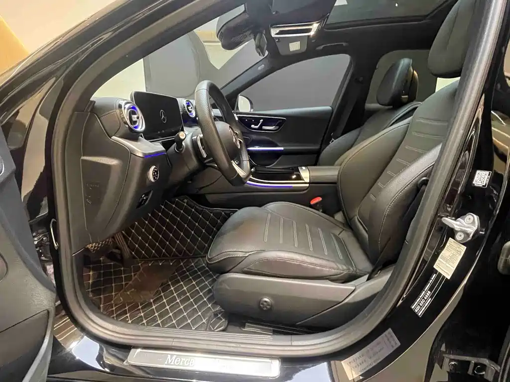 Mercedes-Benz C-Class 2023 — фото 9