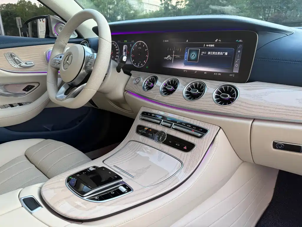 Mercedes-Benz E-Class 2021 — фото 11