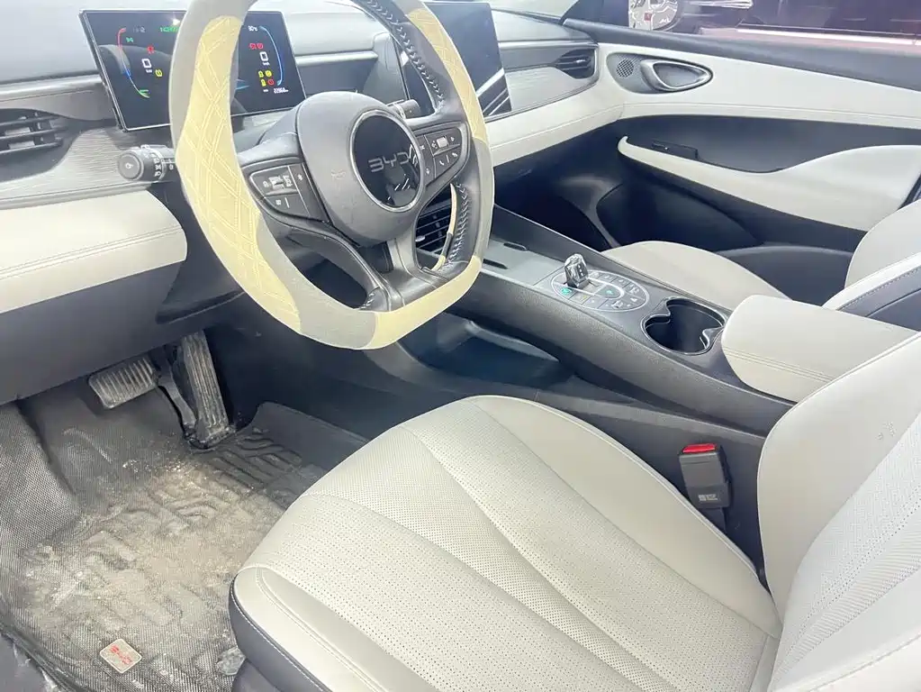 BYD Seal 05 DM-i 2025 — фото 6