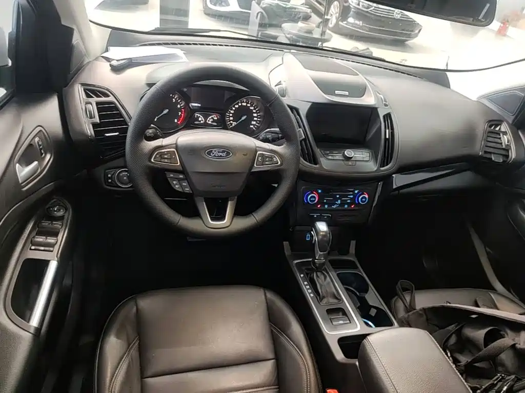 Ford Kuga 2018 — фото 10