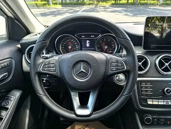 Mercedes-Benz GLA 2019