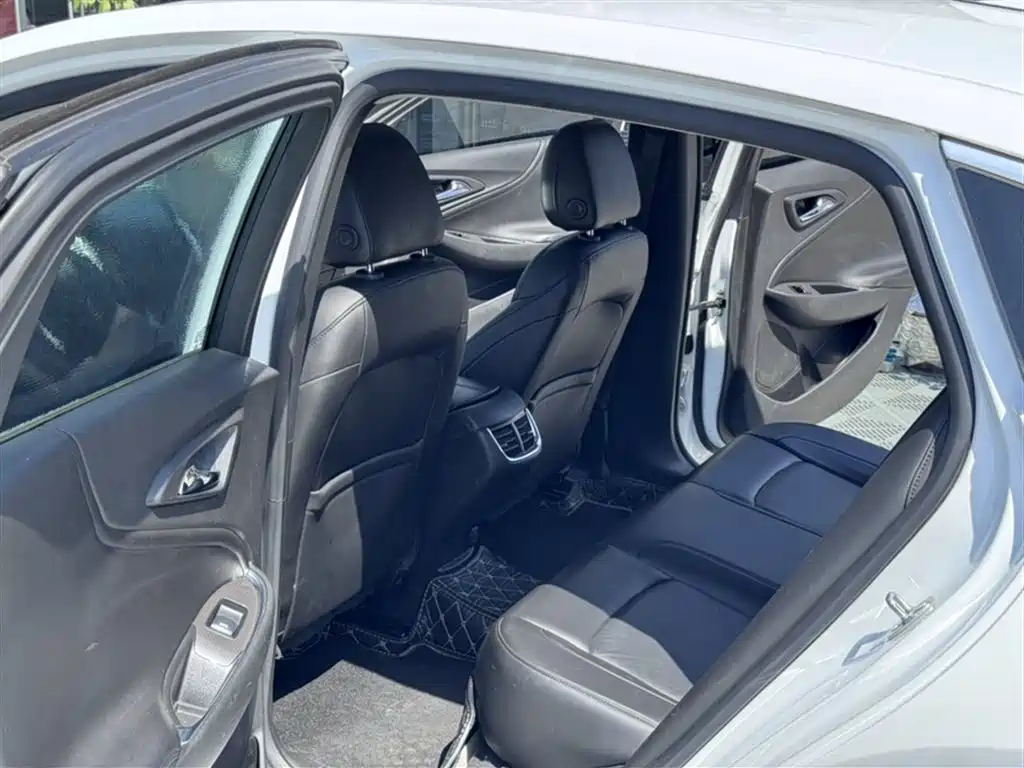 Chevrolet Malibu XL 2017 — фото 16