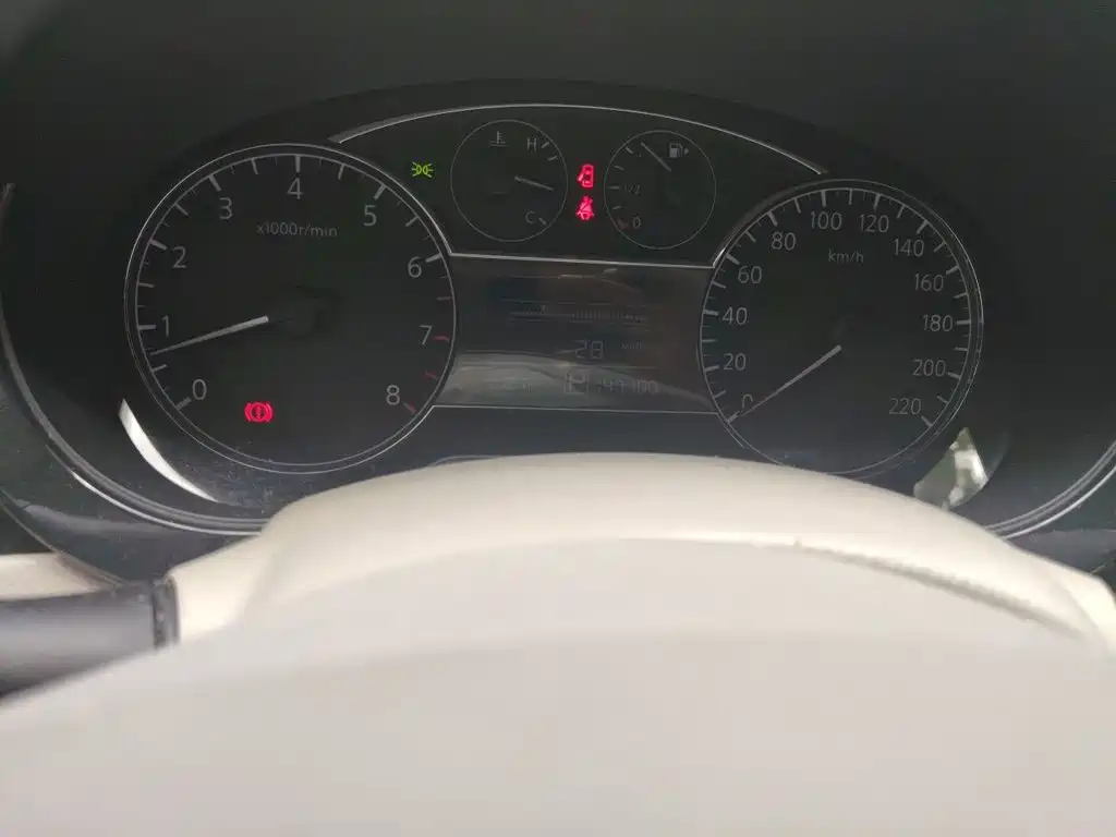 Nissan Tiida 2014