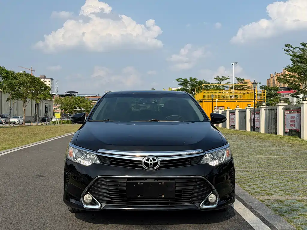 Toyota Camry 2017 — фото 50