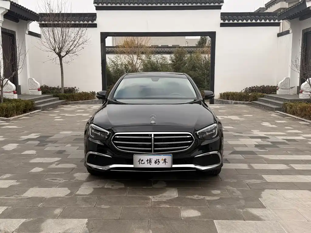 Mercedes-Benz E-Class 2022 — фото 1