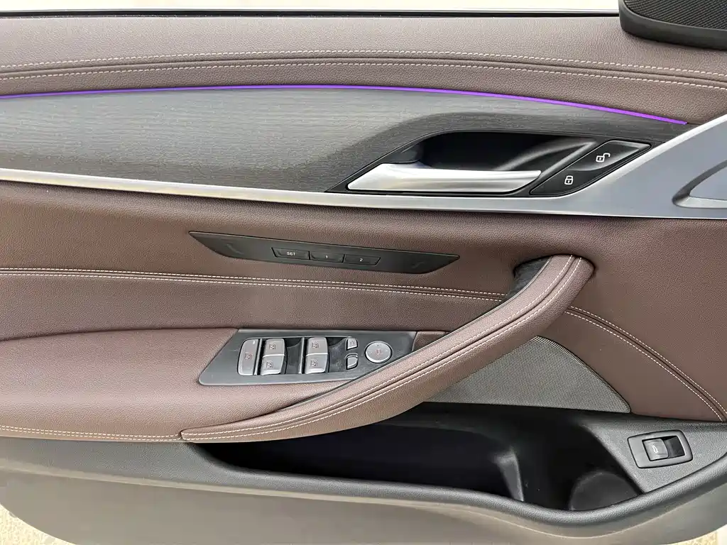 BMW 5 Series 2023 — фото 23