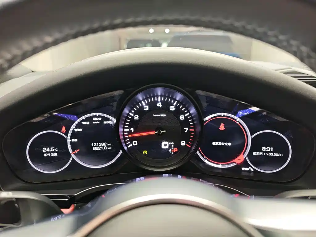 Porsche Cayenne 2019 — фото 10
