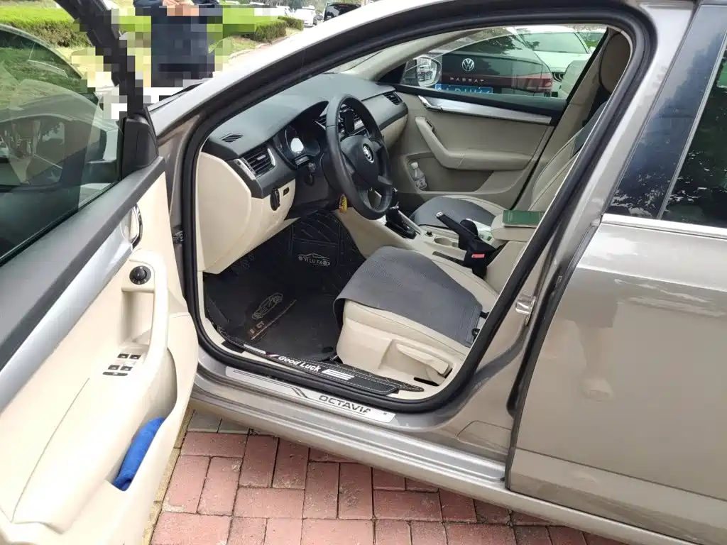 Skoda Octavia 2015 — фото 12