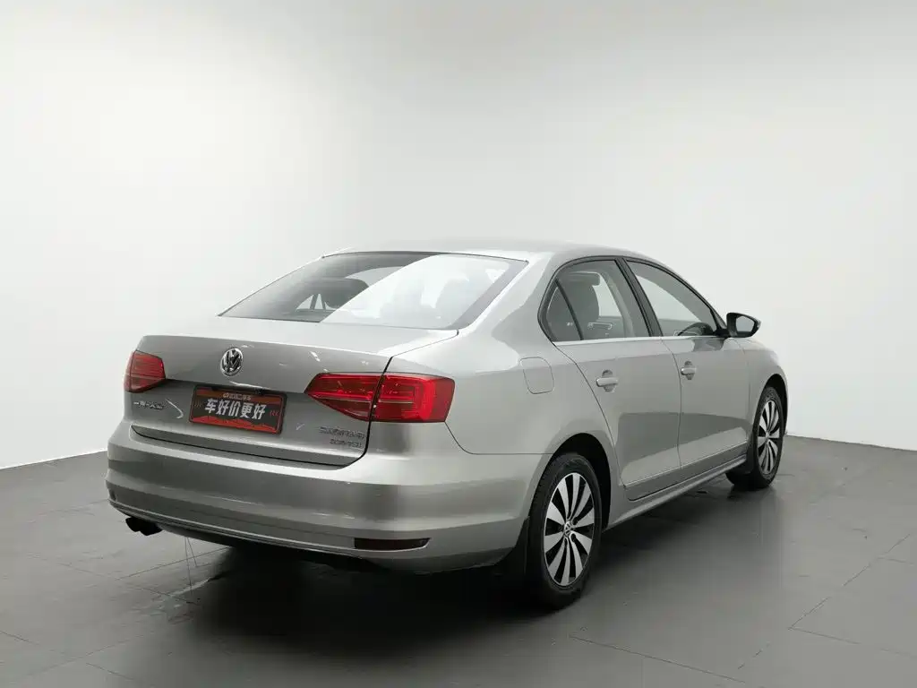 Volkswagen Sagitar 2016