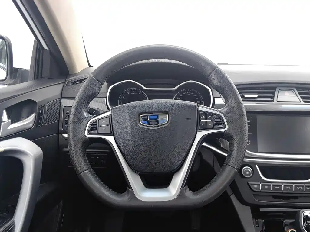Geely Emgrand 2016 — фото 11