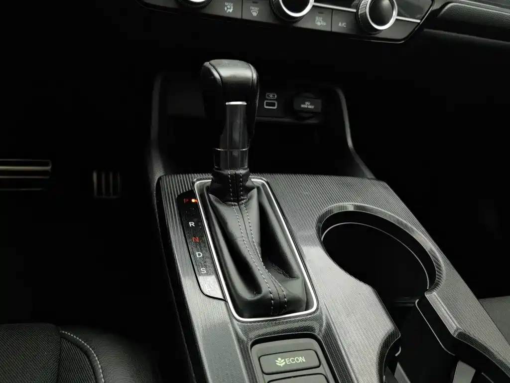 Honda Civic 2024 — фото 13