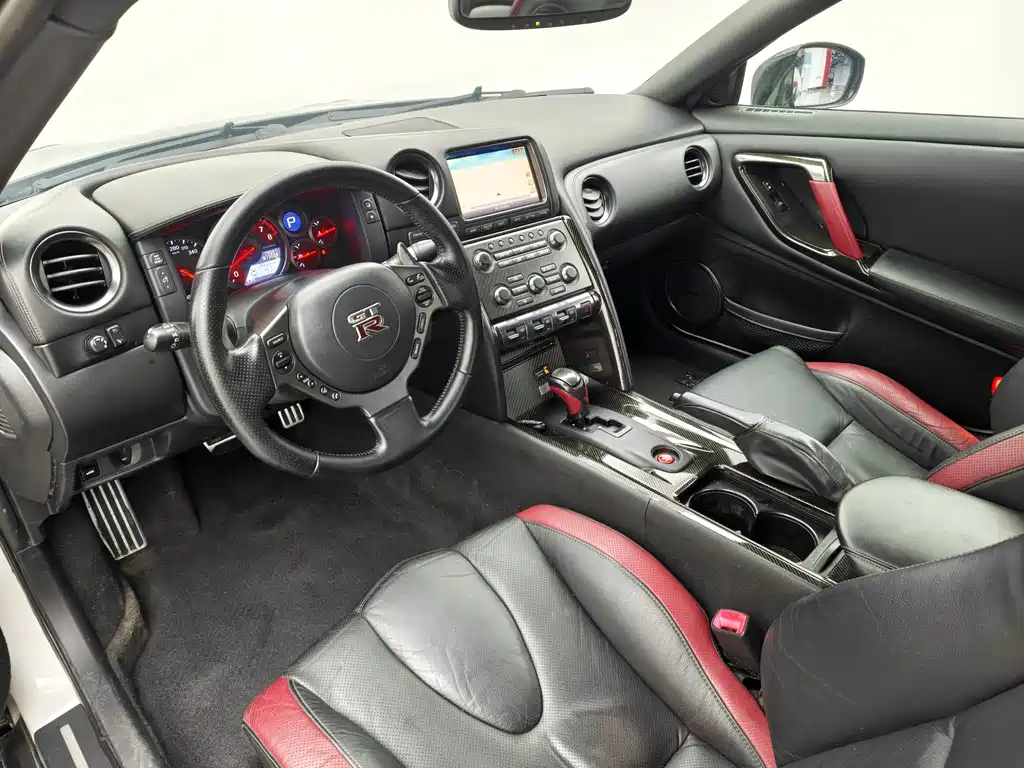 Nissan GT-R 2012