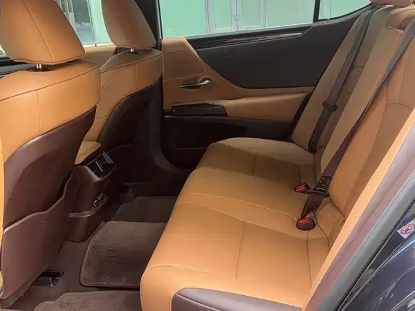 Lexus ES 2018