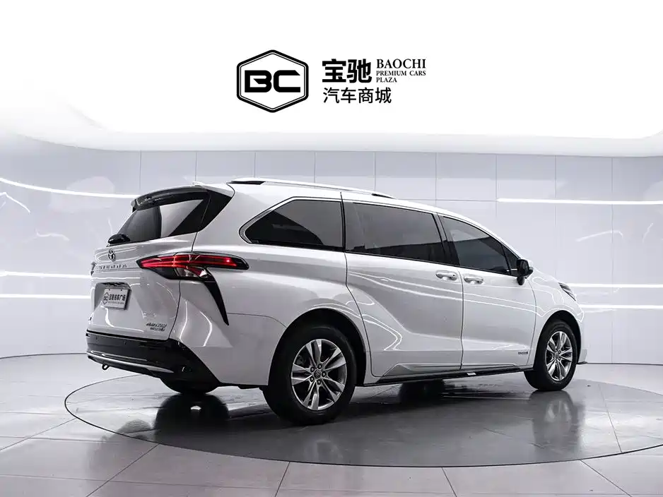 Toyota Sienna 2022 — фото 3