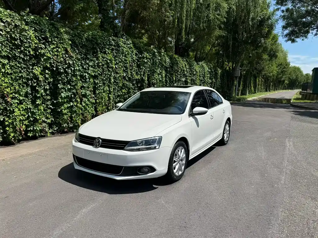 Volkswagen Sagitar 2013