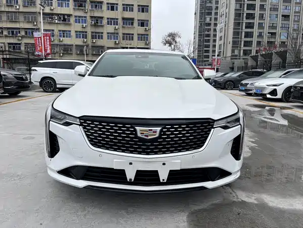 Cadillac CT4 2023