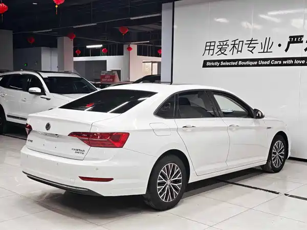 Volkswagen Sagitar 2019