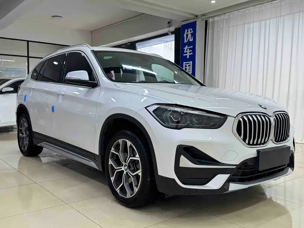 BMW X1 2021 — фото 3