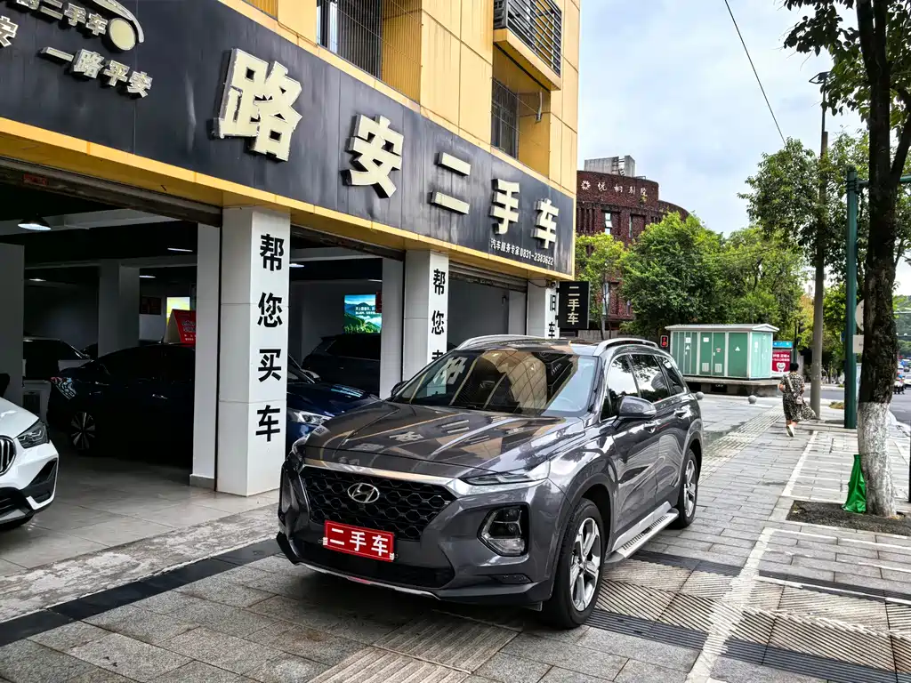 Hyundai Santa Fe 2019 — фото 1