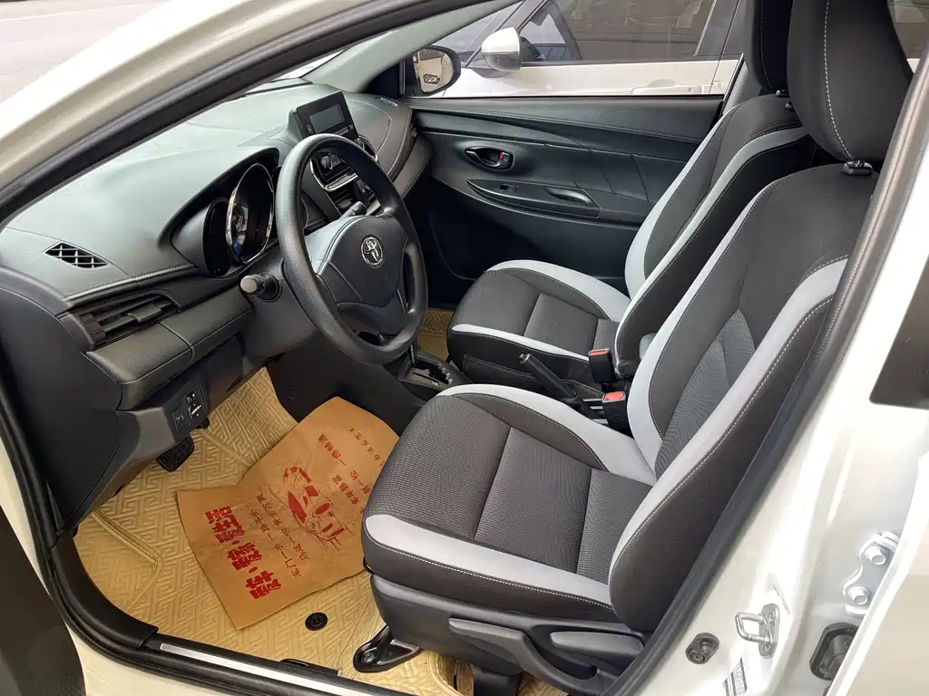 Toyota Yaris L 2020