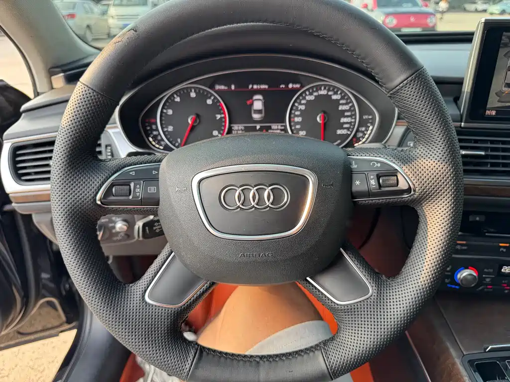 Audi A6L 2014 — фото 16