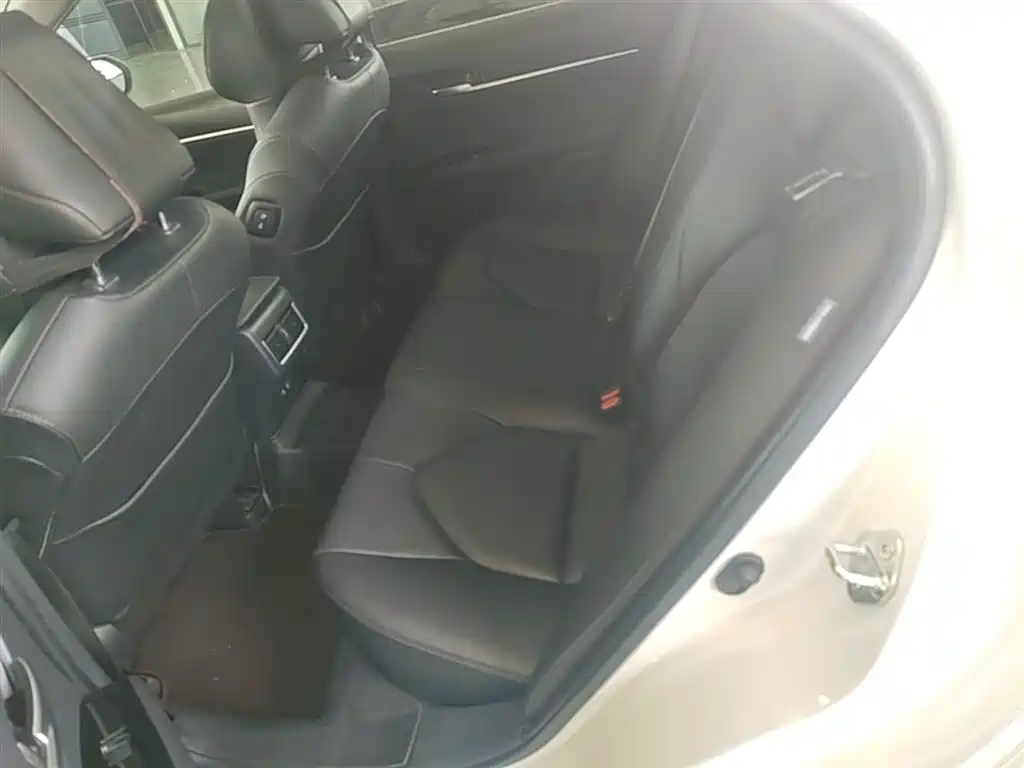 Toyota Camry 2022 — фото 13