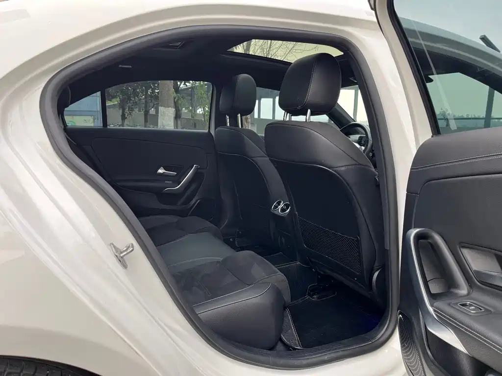 Mercedes-Benz A-Class 2021 — фото 18