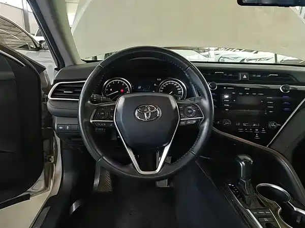 Toyota Camry 2019