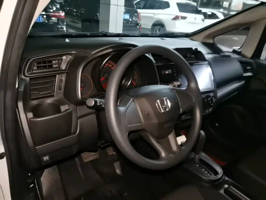 Honda Fit 2018 — фото 10