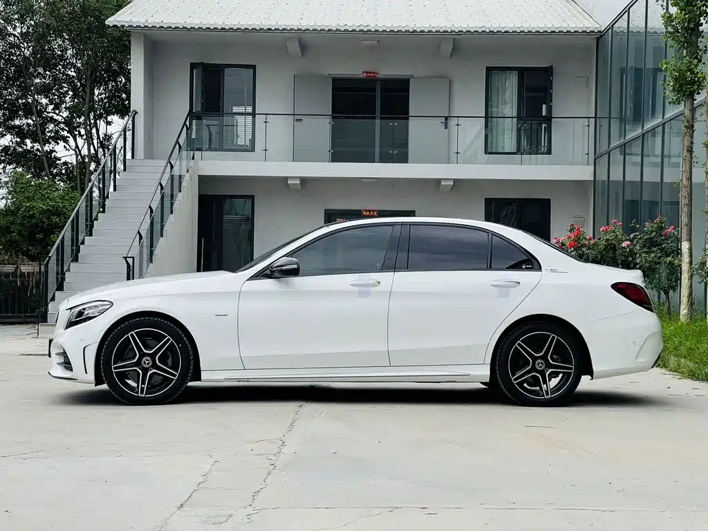 Mercedes-Benz C-Class 2021 — фото 17