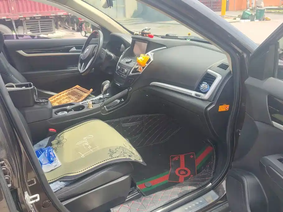 Dongfeng Fengshen AX7 2015 — фото 8