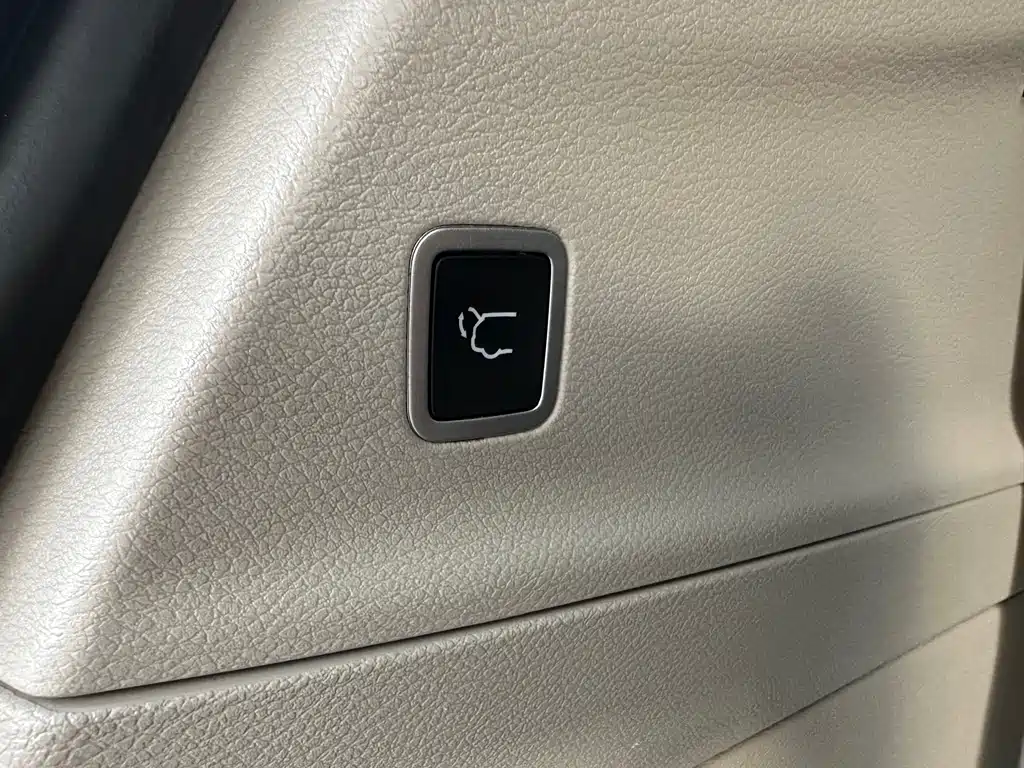 Chrysler Grand Voyager 2017 — фото 55