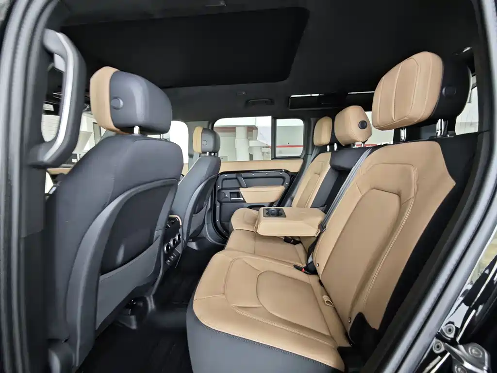 Land Rover Defender 2026 — фото 13