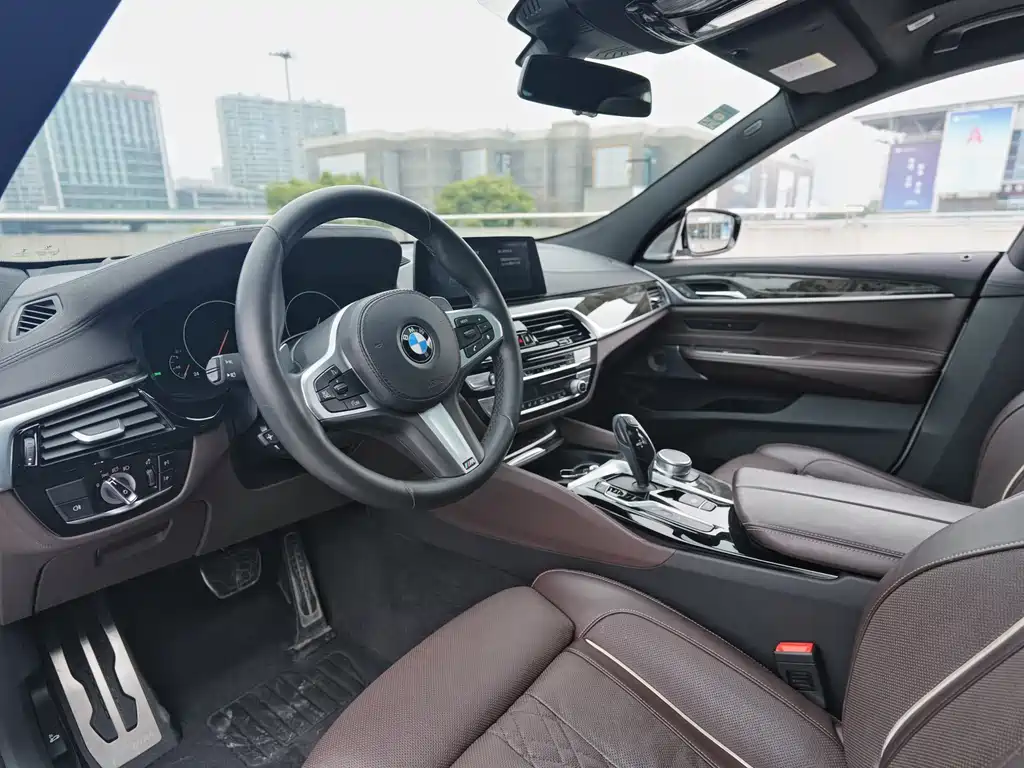 BMW 6 Series GT 2019 — фото 6