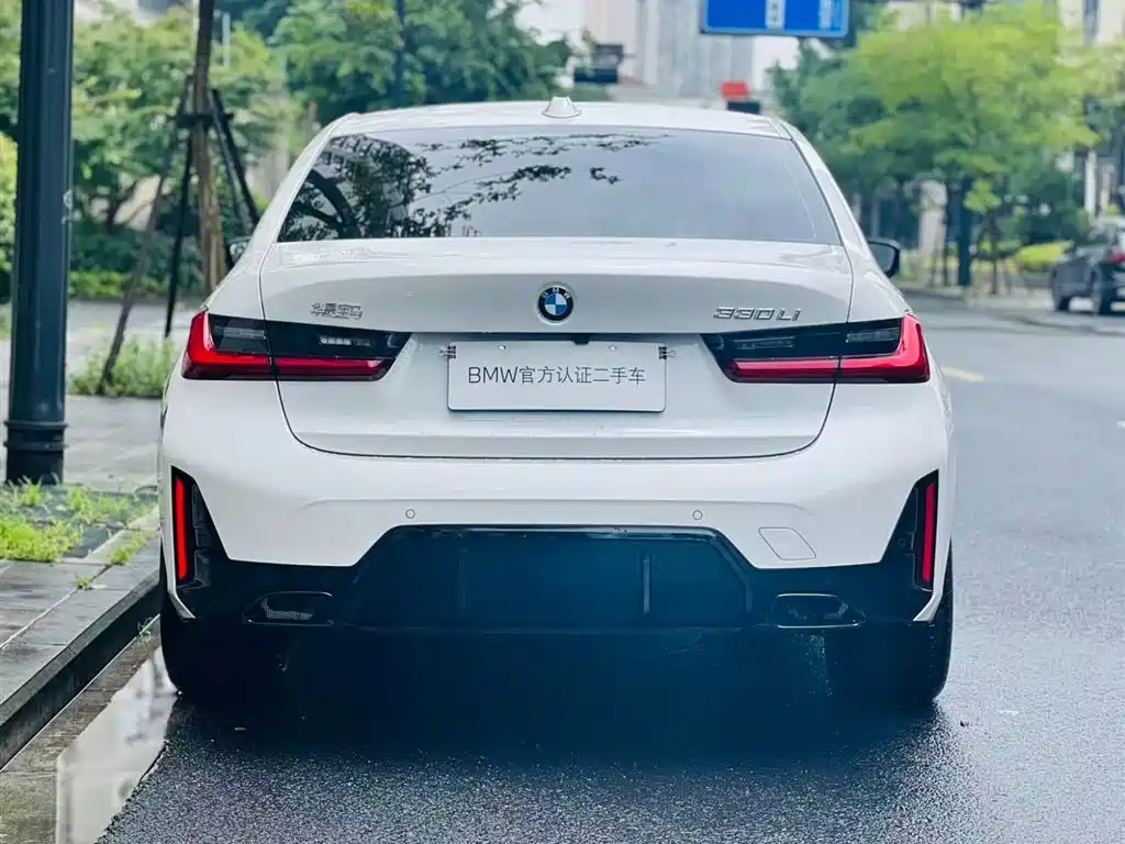 BMW 3 Series 2025