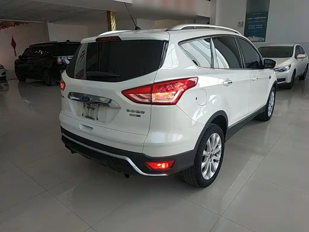 Ford Kuga 2016 — фото 7