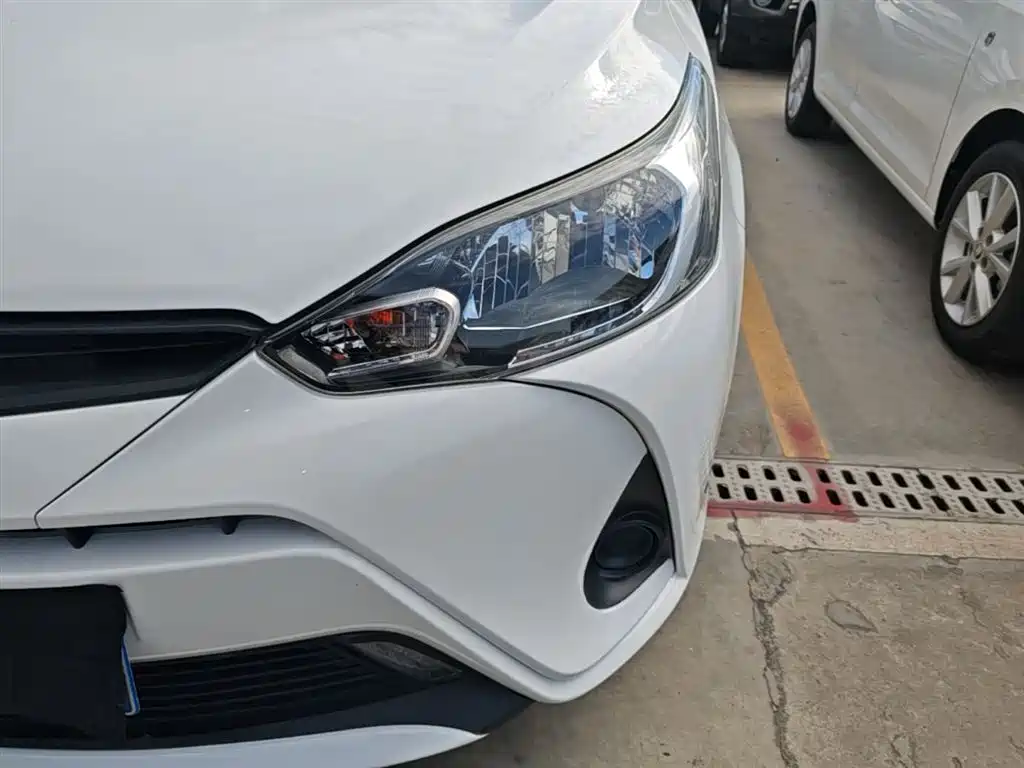 Toyota Yaris L 2018 — фото 24