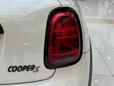 MINI MINI 2023